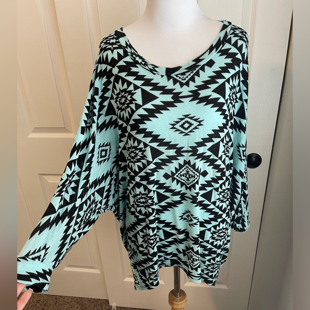 Vanilla Bay Tunic Top Medium Oversized western boho aztec print Bohemian